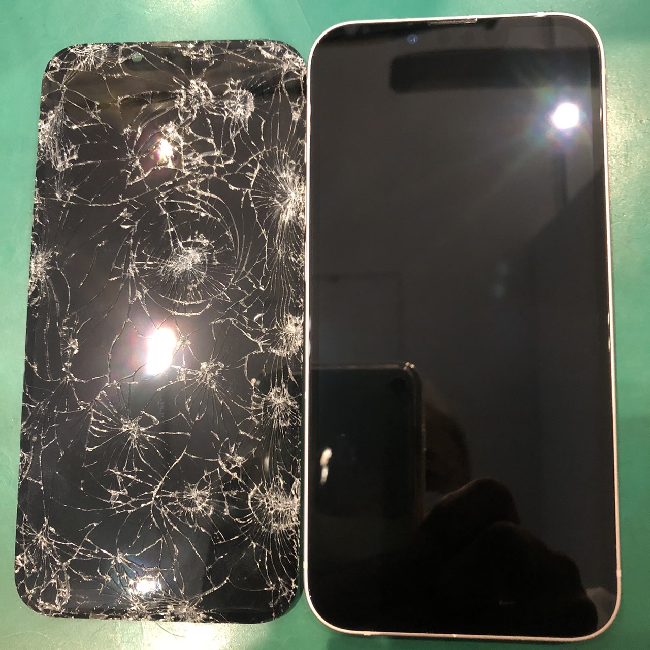 画面がバキバキに…　iPhone 13　画面交換修理【スマホ修理工房ミーツ国分寺店】